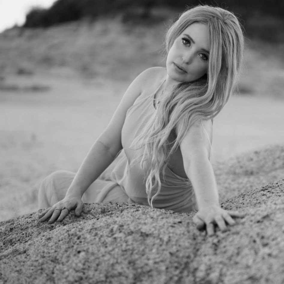 dollyporcelain1's tweet image. zpr.io/B66K7vH5HJZ6  #norcalboudoir #sacmodel #tatted #sacramento #onlyfanscreator #boudoirmodeling