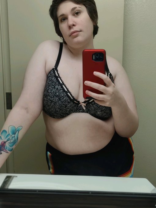 Sessions I offer:     😈Humiliation Task 📏 SPH 🕯️ CBT 🗞️ impact play 📜 JOI 💋 objectification 💅 Bratty