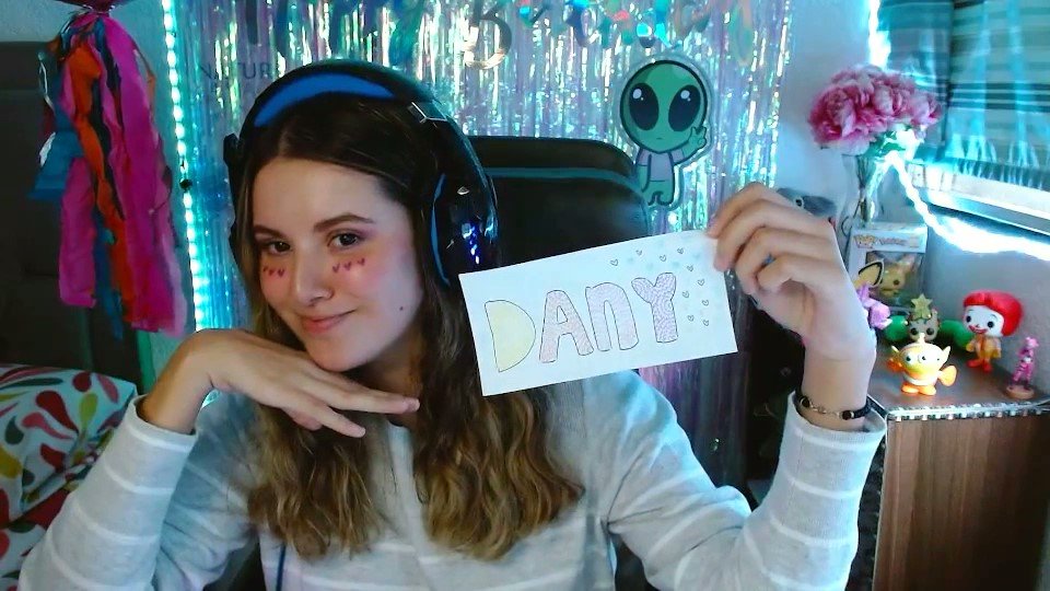 DanyMonsters tweet media