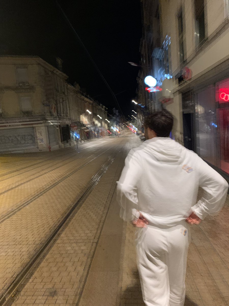vmry6's tweet photo. J’en profite pendant qu’il est encore blanc… https://t.co/1QzKVa5Sdq