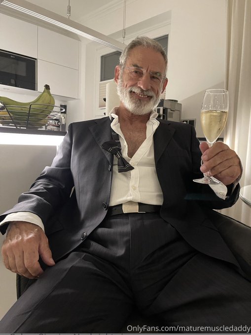 Thank you ALL for supporting me! This tweet is to give back the love ❤️ you brought to me! Thank you