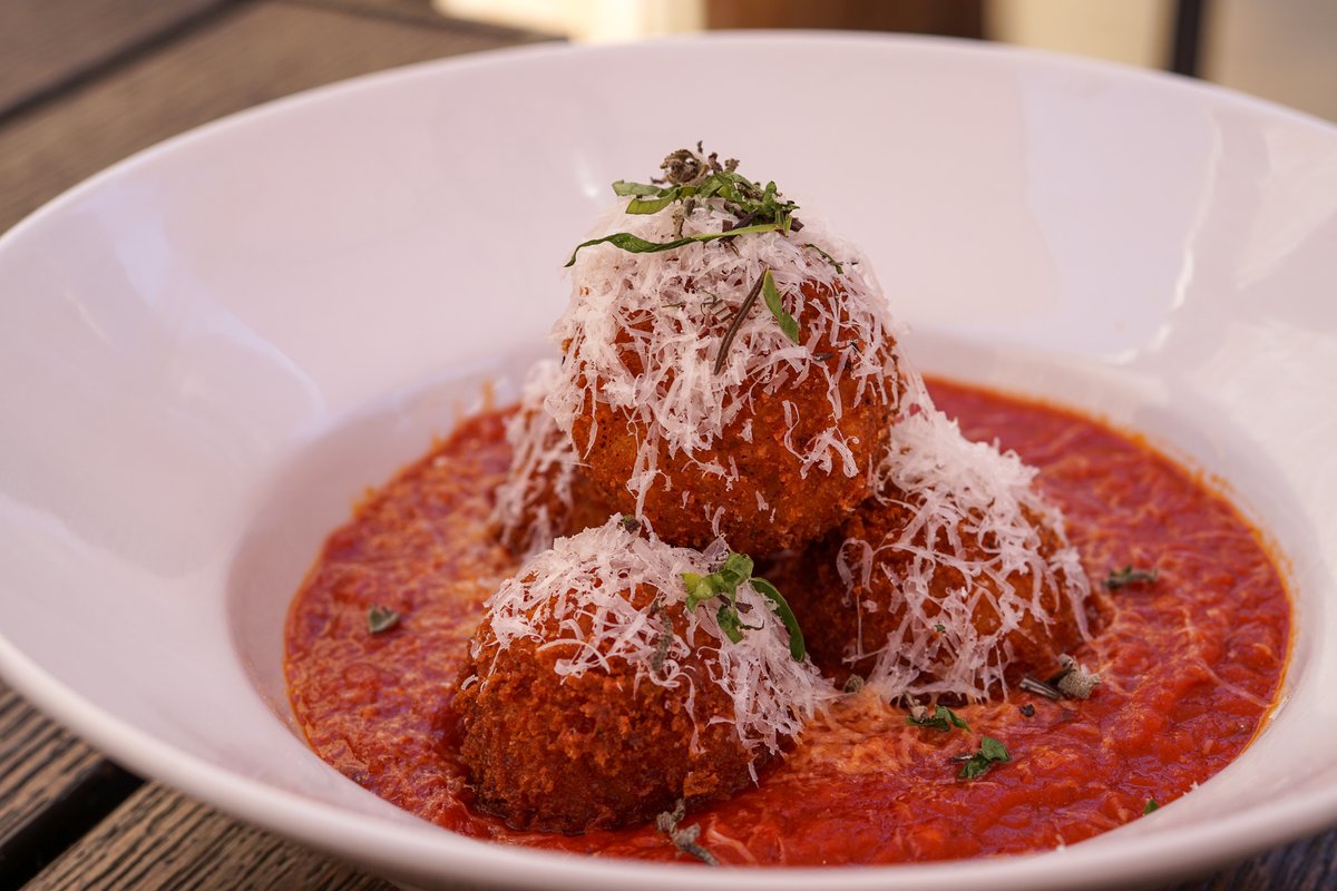 Milo and Olive tweet media