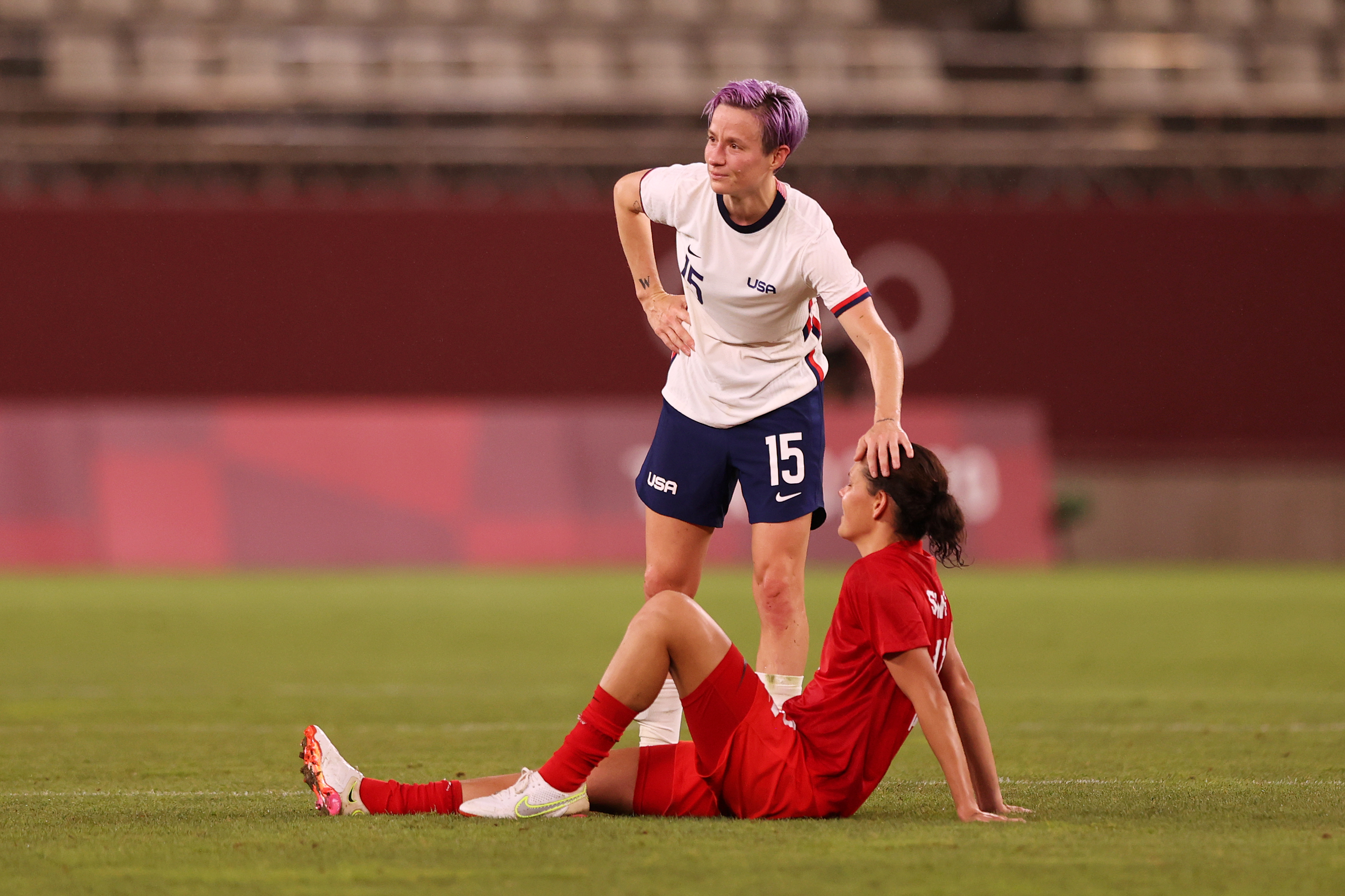 オリンピック サッカー 女子準決勝ではカナダ代表がアメリカ代表を下し決勝進出 試合後両チームの選手が見せた スポーツを超えた美しい友情 Strongertogether Tokyo オリンピック T Co Pww3r4pvgn Twitter