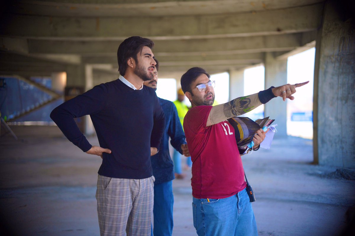 emraan_aly's tweet photo. That’s my work ready for take 1
#imranabbas #tvc #shoot #arrialexa #outdoor #camera #1stad #emraanaly #director #sameerhamdani #setlife🎥 #dailypost #artist #actorlife #shootingphoto #frame #shootinglife #mywork #mypassion #challengeaccepted https://t.co/grTSJbRFQb