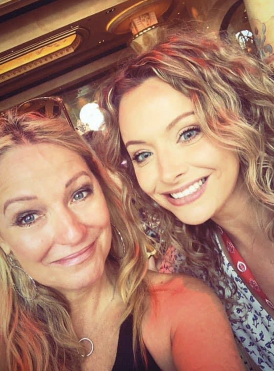 RealLauraSteele's tweet image. From my intern in Indy to now my fellow media member in Cincinnati ~ Happy Birthday to @MsRachelElliot Hope you had a great day!!! 🤗