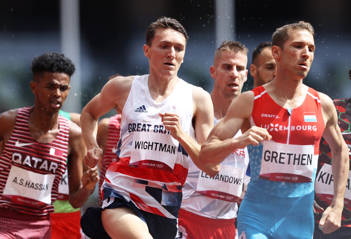 Great start to this morning's athletics session. 👍

Impressive run from <a href="/jakeheyward7/">Jake</a>, who wins his 1500m heat to seal his place in the semi-finals.

Fellow Brits <a href="/JakeSWightman/">Jake Wightman</a> and <a href="/joshk97/">Josh Kerr</a> are also safely through. 

#TeamGB