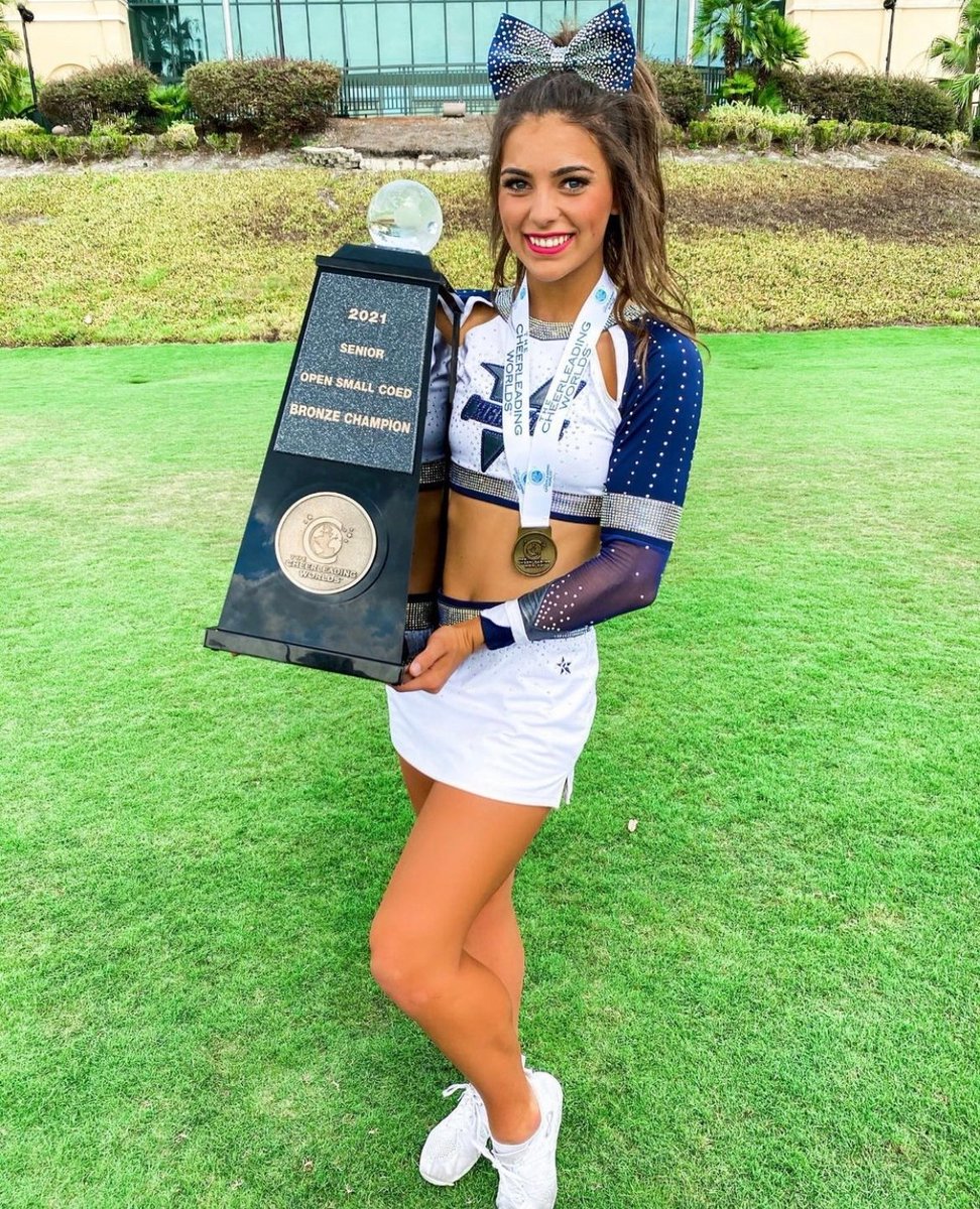 TheCheerVille's tweet photo. 💚CHEERVILLE SCHOLARSHIP WINNERS💙

📣Taylor "Buggie" Lark (Hendersonville, TN) -University of Memphis.

📣Jordan Lain (Mt Juliet, TN) - University of Kentucky.

📣Olivia McWilliams (Hendersonville, TN) - University of Alabama.

Congratulations girls! 💚💙 #VillainsDoItBetter https://t.co/HTd0aYMu8c