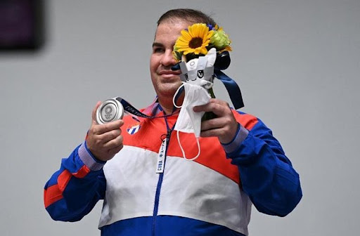 PlazaCUBA's tweet photo. Continuing the tribute to the Cuban Medal Winners in the Tokyo Olympics so far. Silver: Idalys Ortiz in Judo, Juan Miguel Echevarría in long jump, Leuris Pupo in shooting. 

#Cuba #Olympics https://t.co/KaN5JhFhhL