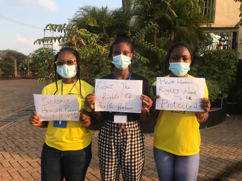 DonneAppiah's tweet photo. #Essentialworkers and #healthworkers are risking their lives for our sake. If they are not protected neither are we. Government must ensure they have access to the support they need. 
#protectourhealthworkers
#healthworkershaverights
#covidIsReal https://t.co/eqt4fFiiX2