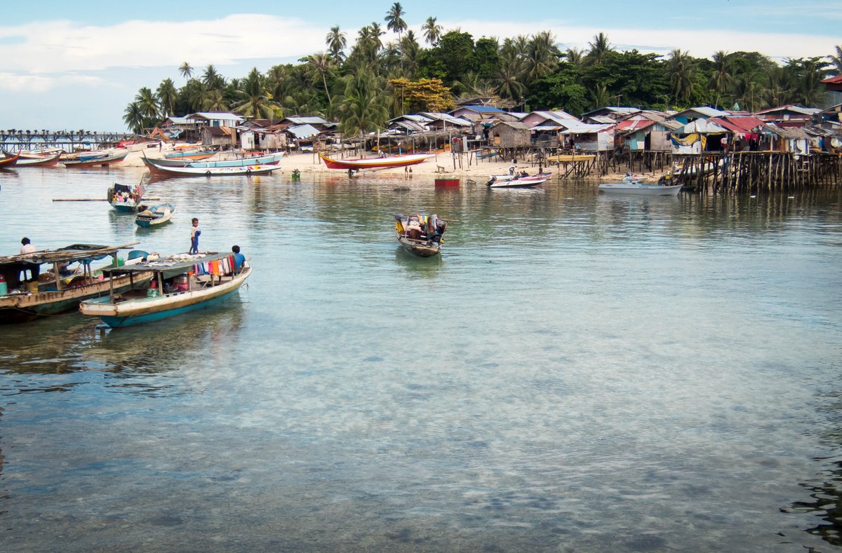 📣 New Science: Advancing Social Equity in and Through Marine Conservation. Authors urge the marine conservation community, governments, NGOs &amp; donors to commit to the pursuit of socially equitable conservation.

Out now in Frontiers in Marine Science: frontiersin.org/articles/10.33…