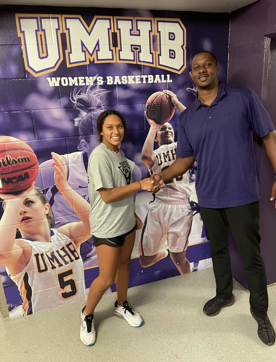 TaysieT's tweet photo. Thank you Coach Fred and Coach Morefield for an amazing visit today!! Excited to receive my first offer for the University of Mary-Hardin Baylor! @cruwomenshoops @steve_dgow @PBRhoops https://t.co/V2giwo4htW
