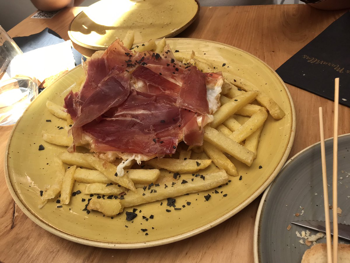 III. Ronda: El restaurante #singluten “Taperia las campanas” en pza del Socorro estaba cerrado por vacaciones… Pero paramos cerquita en “restaurante las maravillas”, en calle espinel. Carta de alergenos, pan y cerveza sin gluten.. tapas, raciones y platos!