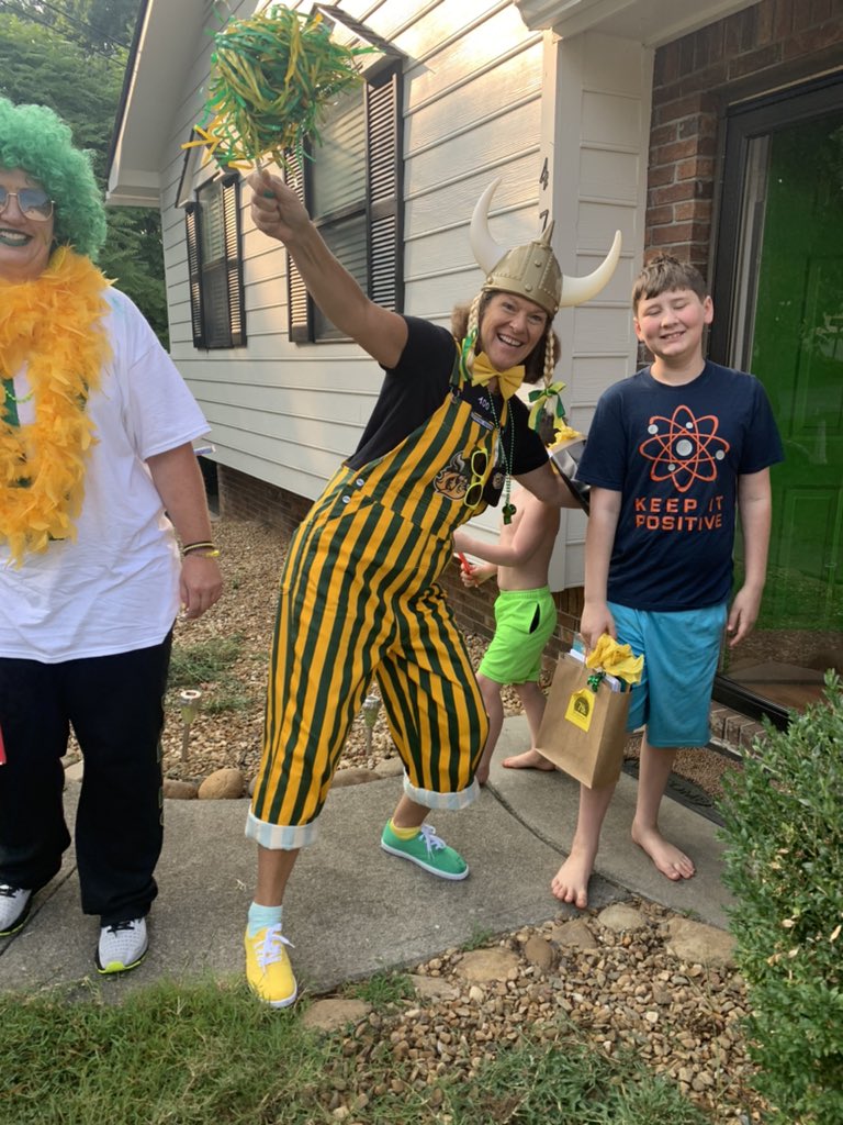MsVictoriatn's tweet photo. MV faculty and staff were on 🔥 for students today! We loaded the bus at 8:15, rang door bells, delivered school supplies and freeze pops, and exchanged hugs! We are so ready to have our hallways buzzing with students!  #NoExcusesMV #backtoschool #schoolculture https://t.co/z2Jrt58i7i