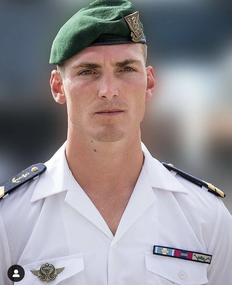 AllaisF's tweet photo. 🇫🇷🔱 In MEMORIAM Maître Alain Bertoncello🇫🇷
📷 commando_hubert https://t.co/3uSKxbrM9r