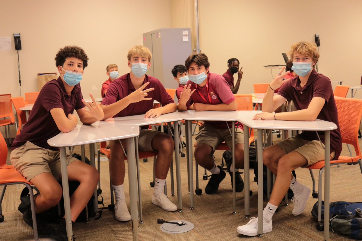BarcaAcademyAZ's tweet photo. Forks up for the first day of school! 🔱🔵🔴

Glad to be back in the classroom! 

#PrepsFirstDay | #BarçaResidencyAcademy https://t.co/5Y2opygYb4