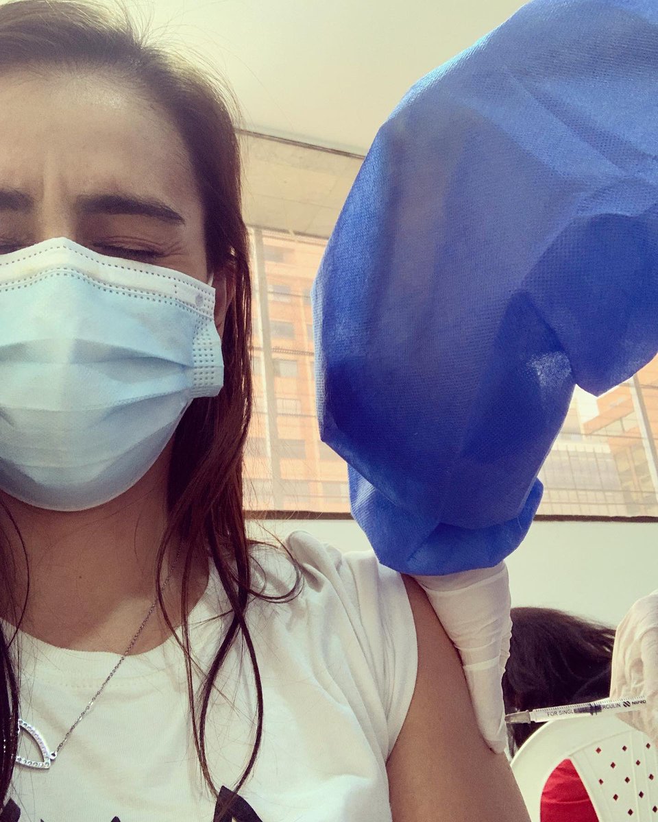 linapc's tweet image. Los q me conocen, saben q estoy convencida del valor de la ciencia 🧬y la innovación. Siempre estaré agradecida con todos los q contribuyeron a que llegáramos a este punto.
Vacúnense x ustedes, x sus familias x todos!
 #YoMeVacuno #spamdevacunados
Foto 1 valiente 
Foto 2 cobarde