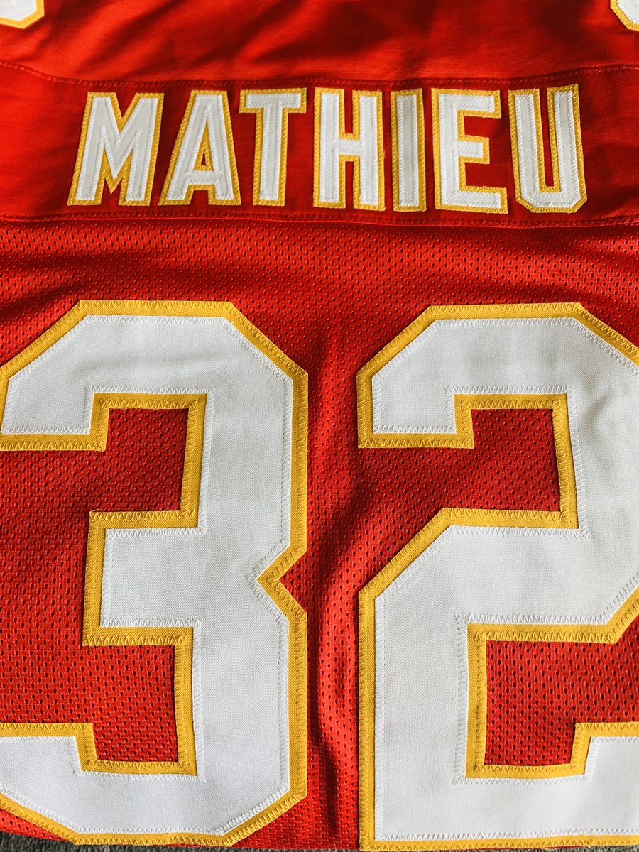 JBside13's tweet photo. Guess who just rolled into town? FollowME + @TSEKansasCity &amp; retweet any of THIS week’s #DuckRaces 🦆posts for your chance to win a @Mathieu_Era 🍯🦡stitched (XL) Jersey w/ #NFL game issued  SB55 towel from yours truly #ChiefsKingdom Drawing SUN 8/8! Of see me in town say “Hi” 😎 https://t.co/BphMo9kuwD
