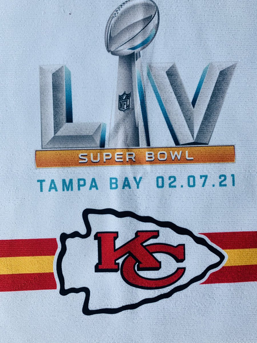 JBside13's tweet photo. Guess who just rolled into town? FollowME + @TSEKansasCity &amp; retweet any of THIS week’s #DuckRaces 🦆posts for your chance to win a @Mathieu_Era 🍯🦡stitched (XL) Jersey w/ #NFL game issued  SB55 towel from yours truly #ChiefsKingdom Drawing SUN 8/8! Of see me in town say “Hi” 😎 https://t.co/BphMo9kuwD