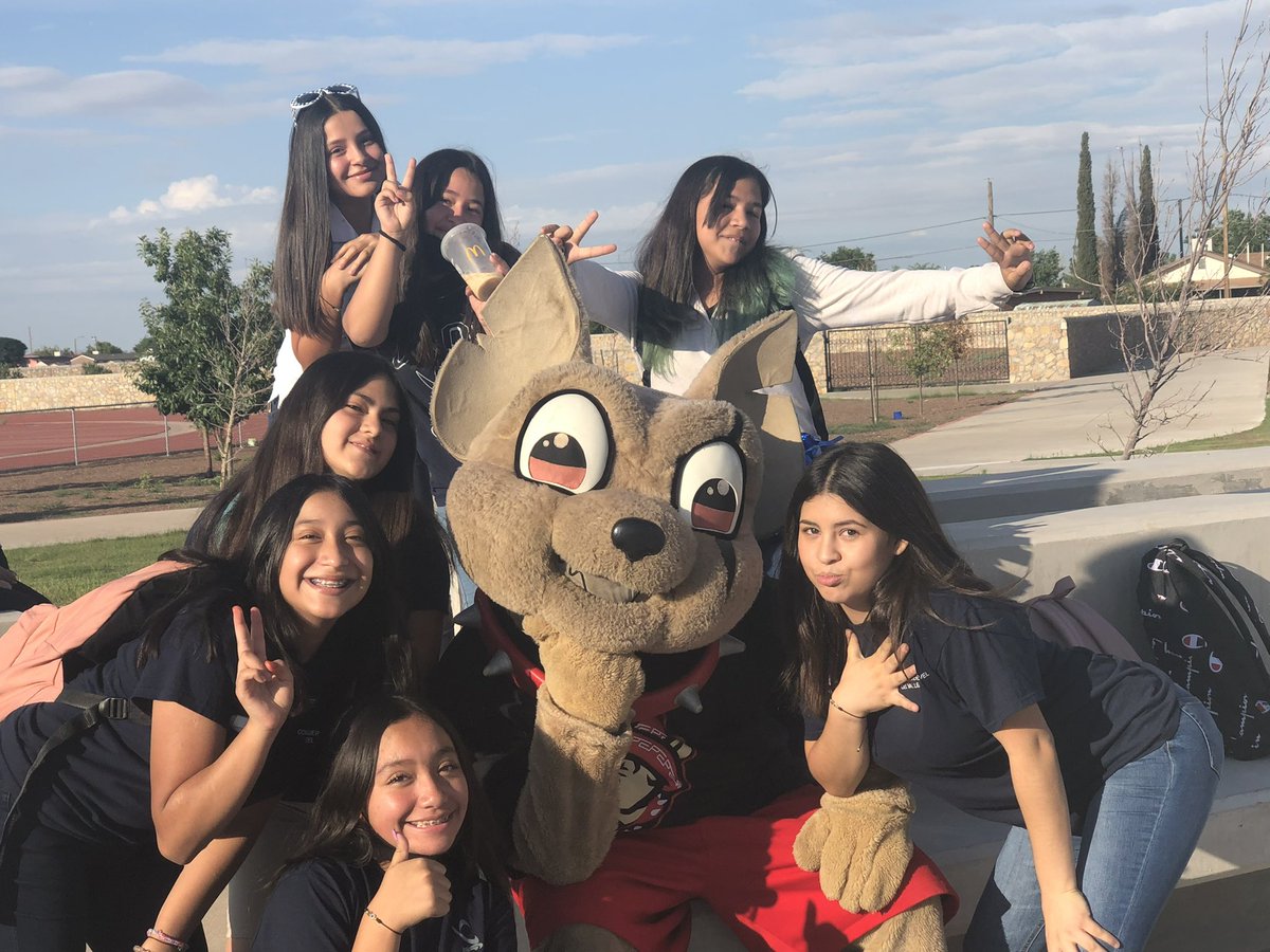 LauraSi73882551's tweet photo. Welcome back Conquistadores! Starting off strong 💪 #OFOD #DLVMS https://t.co/ovNecJgzfK