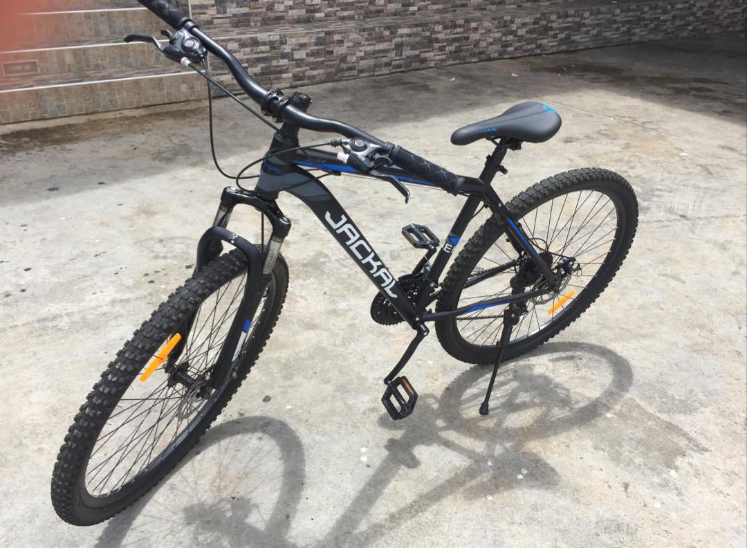 nosoylaprofe07's tweet photo. El día de hoy le robaron a un compañero esta bicicleta en el estacionamiento de la UCAB, si alguien la ha visto por allí por favorrr comuníquese conmigo o directamente con el +58 4141025908 - 04121094653 

@ciclismoguayana @Leonervis @PableOstos @MalvadoElvis https://t.co/KFhRXcNDTX