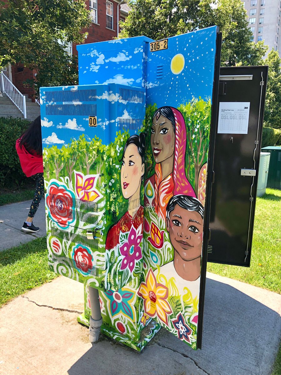 HelenStratigos1's tweet image. Nicely done! 👩🏼‍🎨👏🏼👏🏼👏🏼 #ScarbTO #utilityboxes #streetart #torontoartists #topoli #torontolife #scarborough 🙌🏼😍 Brightens up an everyday spot. Lord knows we need that. 🙏🏼