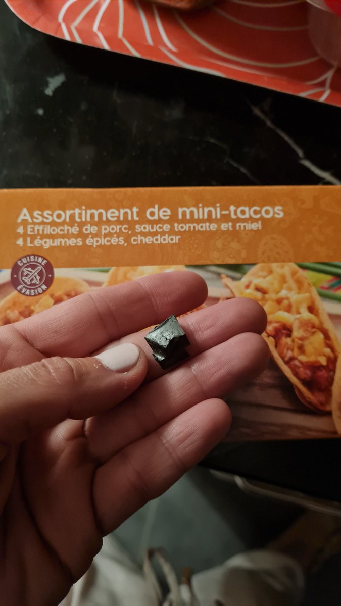 Coucou <a href="/picardsurgeles/">Picard Surgelés</a> : le bout de plastique gros comme une molaire dans un tacos, c'est normal? #vivelasemainespeciale