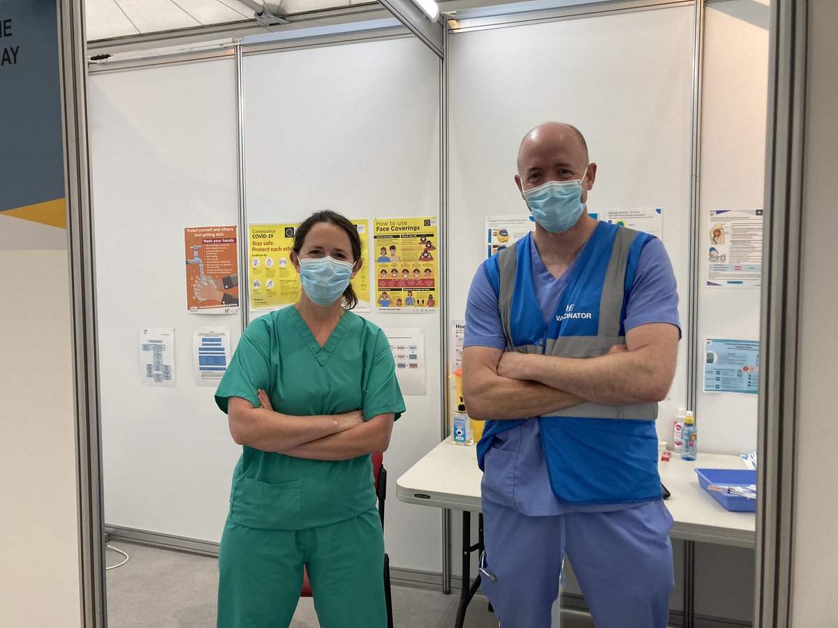 BerryCathal's tweet photo. Another uplifting day in Punchestown where hundreds of teenagers attended the walk-in clinic.

Our vaccination programme is now the envy of the world.

A glimpse of what our health service could look like if given adequate investment, staffing &amp; resources.

@muirtheimhne https://t.co/sNP3o3AecO