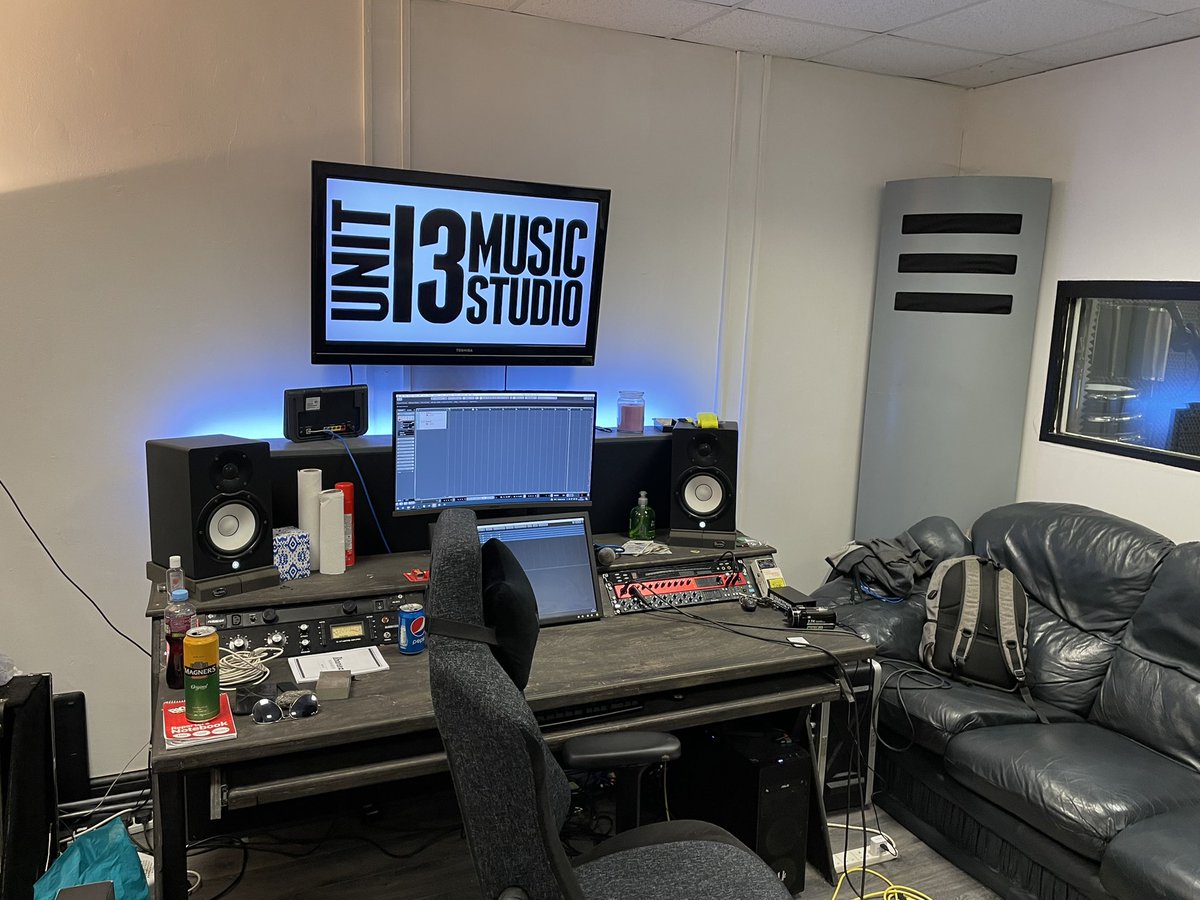 BeyondDivinity1's tweet image. First day of the studio 01/08/21 @reggie_karl