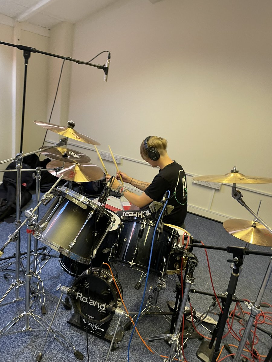 BeyondDivinity1's tweet image. First day of the studio 01/08/21 @reggie_karl