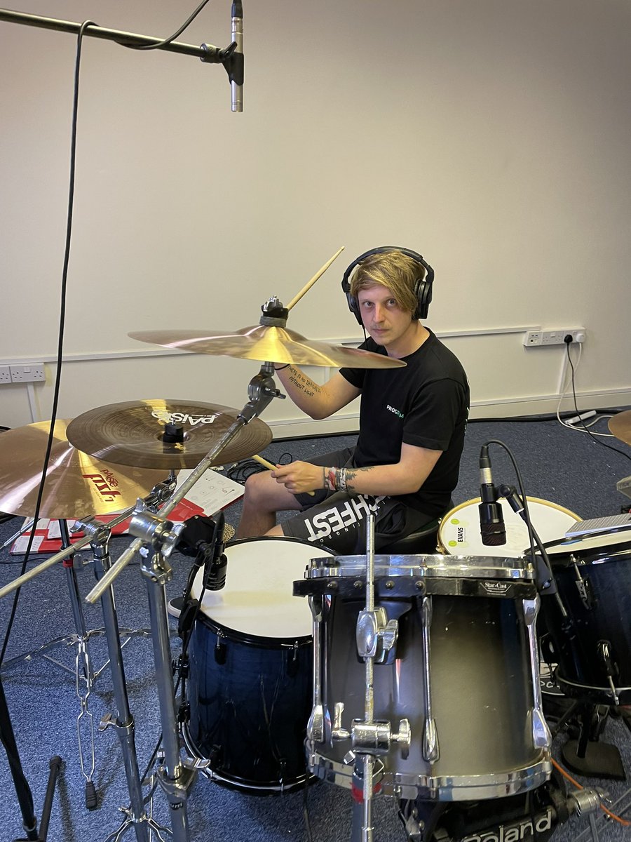 BeyondDivinity1's tweet image. First day of the studio 01/08/21 @reggie_karl