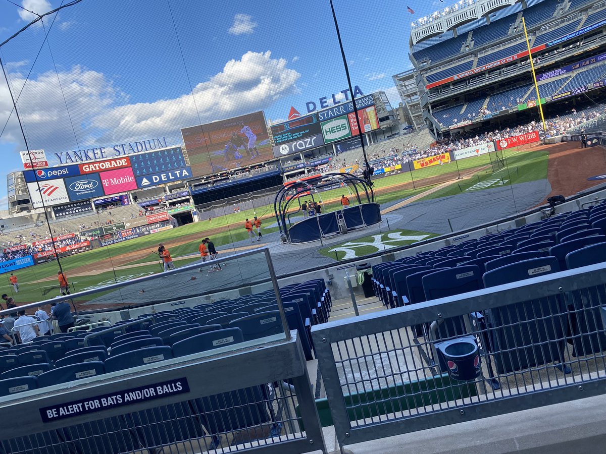 StayMeloJay's tweet photo. ⚾️ #yankees https://t.co/MEvkQcV58P