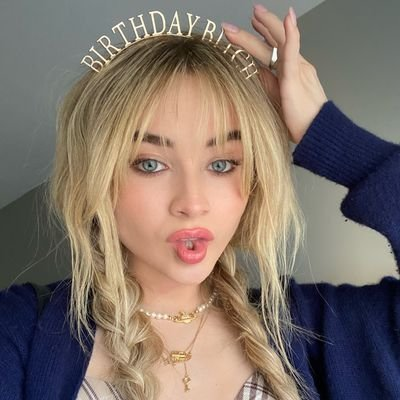lishwlyricsquad's tweet photo. ७ happy bday! :: @prfctward  —

todes nós do LISL agradecemos por termos você conosco! que seu dia esteja sendo como planejou, e que conquiste tudo o que desejar! muitas felicidades ‹3

com amor, LISL. https://t.co/Xv6w9cnr58