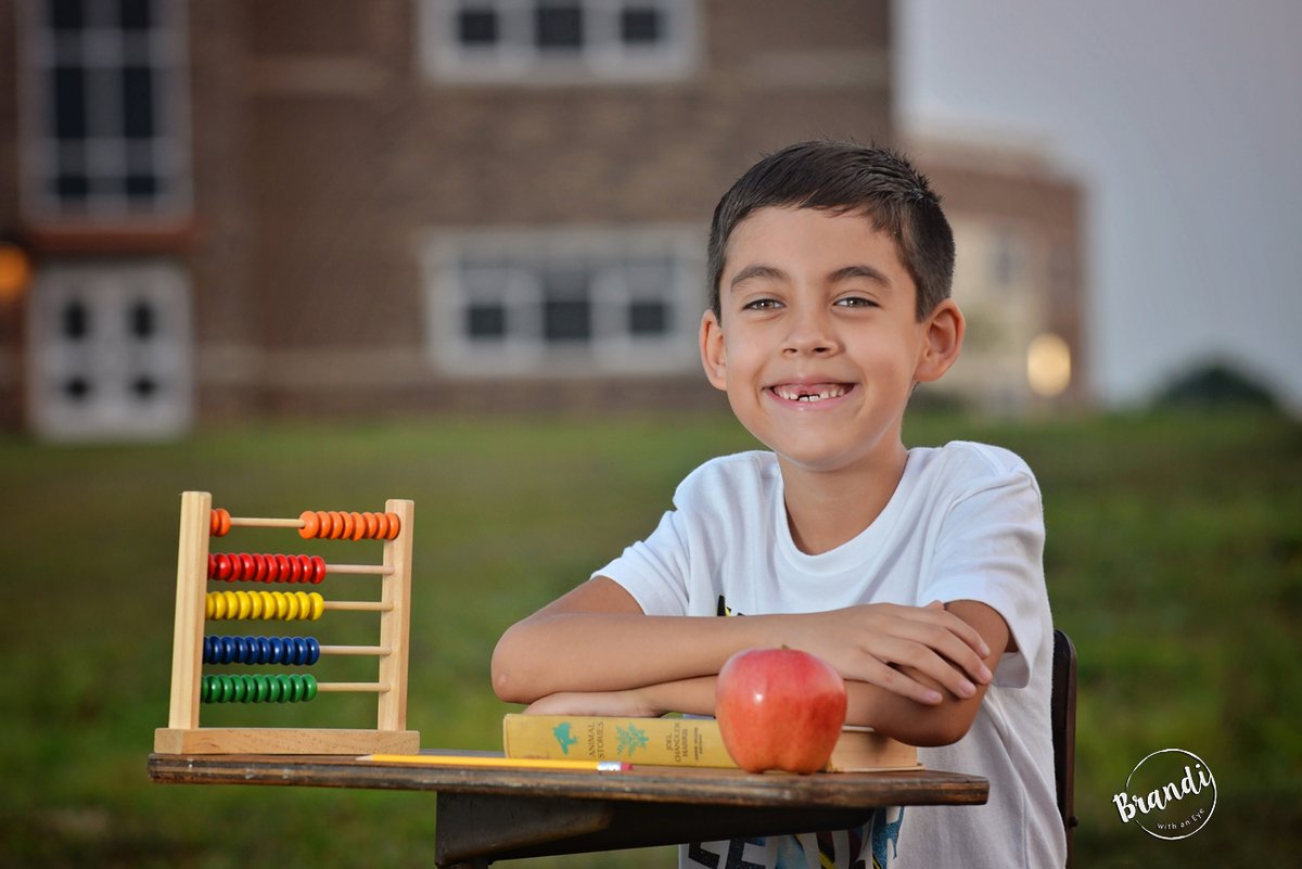 Julian &amp; Jane's back to school photos at CTE...
@DrC_CTE <a href="/MrsLevisClass/">Kaitlyn Levis</a> <a href="/Teach_with_me_/">Ms.Doherty</a> <a href="/ctetigers/">Cumberland Trace ES</a> <a href="/carlos_roque/">Carlos Roque</a>