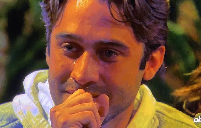 Greg watching              Me watching       
his family:                      Greg watching        
                                        his family:
 #TheBachelorette #bachelorette