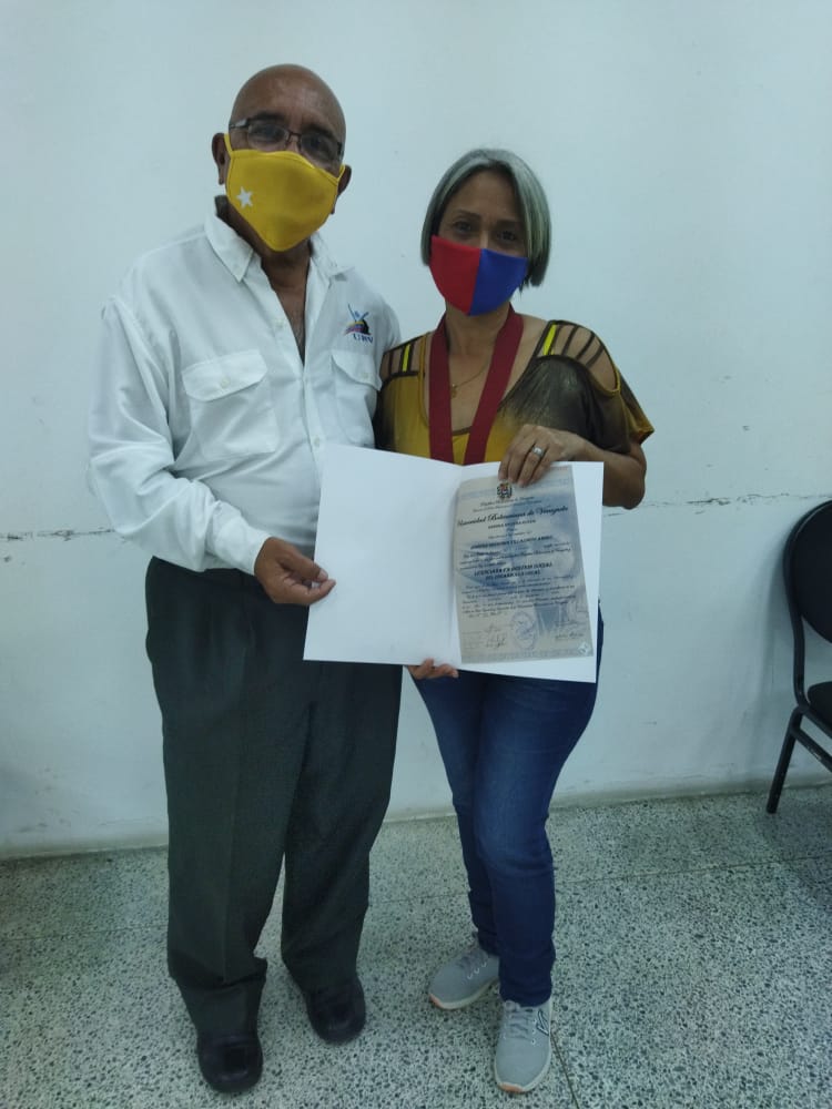 UBVEjeCaciqueM1's tweet photo. Wilmer Medina: "Excelente jornada la de hoy!!! Felicitaciones a los graduandos, y merecido reconocimiento a docentes, administrativos y obreros que siguen empujando nuestra UBV."

Sigamos juntos!!! https://t.co/nGlxg3Atpr