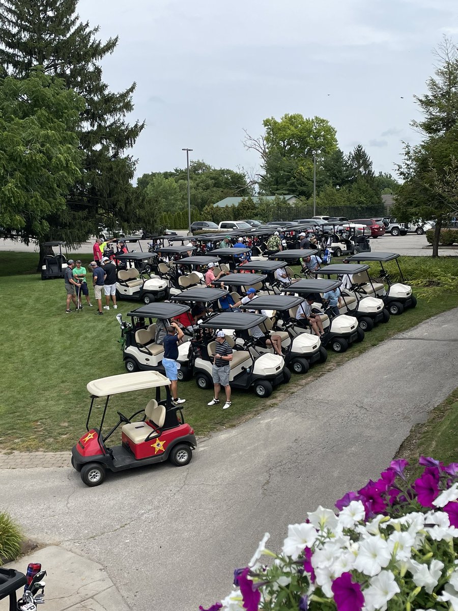 BeLikeBill17's tweet photo. A great outing hosted by @RiverGlenCC helped us raise enough $ to buy 3 #AEDs for our communities! Amazing day of selfless friends coming together to save lives! Big thx to @irishpanzer for starting it and letting us hi-jack it for the cause &amp; to @MiamiCigar for sponsoring! ❤️⚡️ https://t.co/6IDvHOsgnh