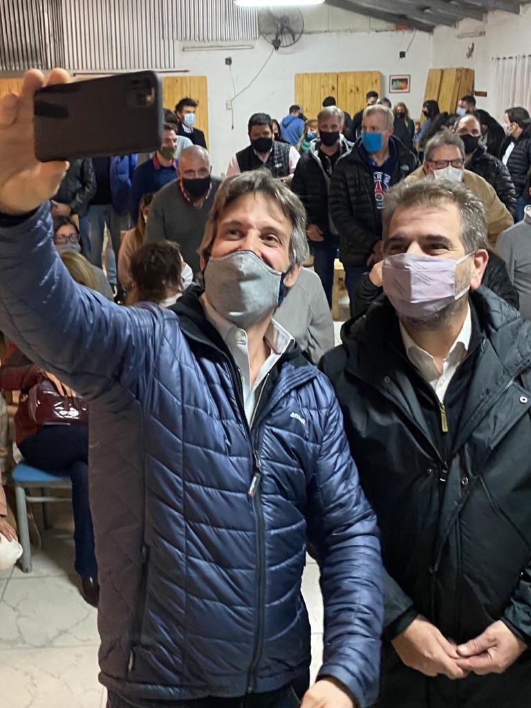 cristianritondo's tweet photo. Junto a @segundocernadas, @MarcelaCesare, @fito_leber y todo el equipo de Tigre sabemos que un municipio mejor es posible. Tenemos un equipo conformado por vecinos con muchas ganas de trabajar por los tigrenses. Para mí es un placer acompañarlos en este proyecto 💪🏼 https://t.co/3nq7BLB5nC