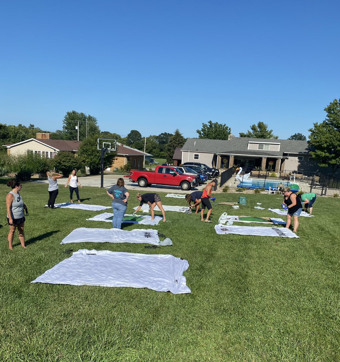 Mama Bears getting it done tonight! Football season has begun!!@MargarettaFoot1