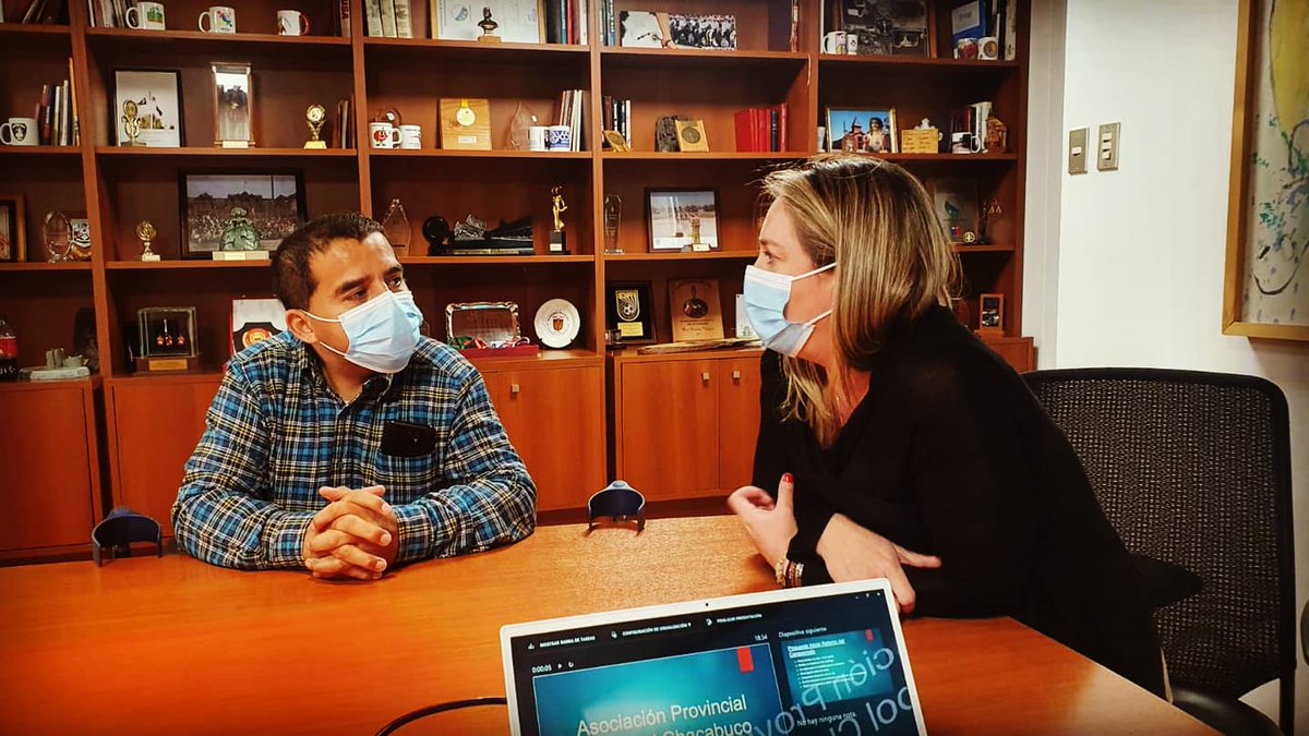 colinadeportes's tweet image. Está tarde se realizó una provechosa reunión entre la Asociación de Fútbol Chacabuco @municolina @imvalenzuela @Kaiser_80
Temas como los protocolos a ejecutar, seguridad sanitaria y la inminente integración del #FutbolFemenino a la liga local dominaron la pauta de la mesa.