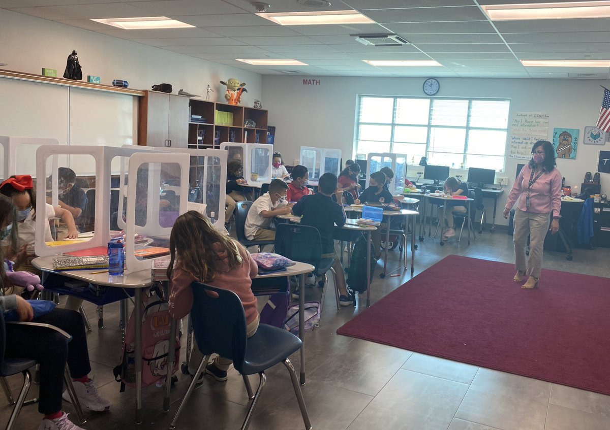 JFCarrasco_JCE's tweet photo. More of our #JCEbuffaloes during their 1st day! #TeamSISD https://t.co/GLQboZ01eJ