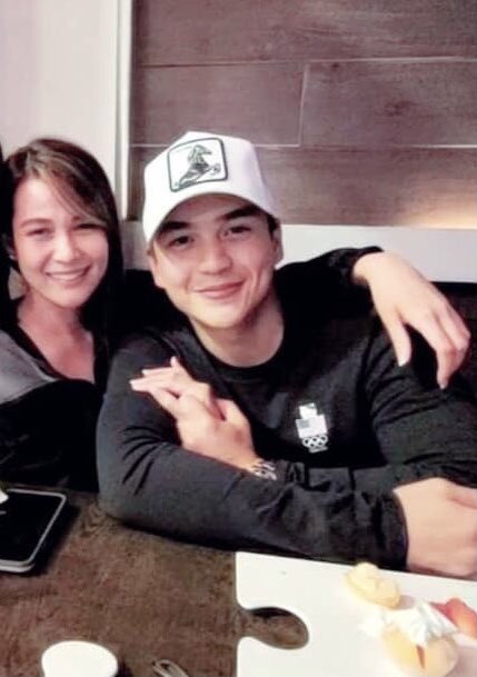 iamcocoalluring's tweet photo. 🖤🖤🖤
Happiness is real and a magical feeling- Bea Alonzo and Dominic Roque

#beadom
#beaalonzo
#dominicroque https://t.co/IPOVeLscbv