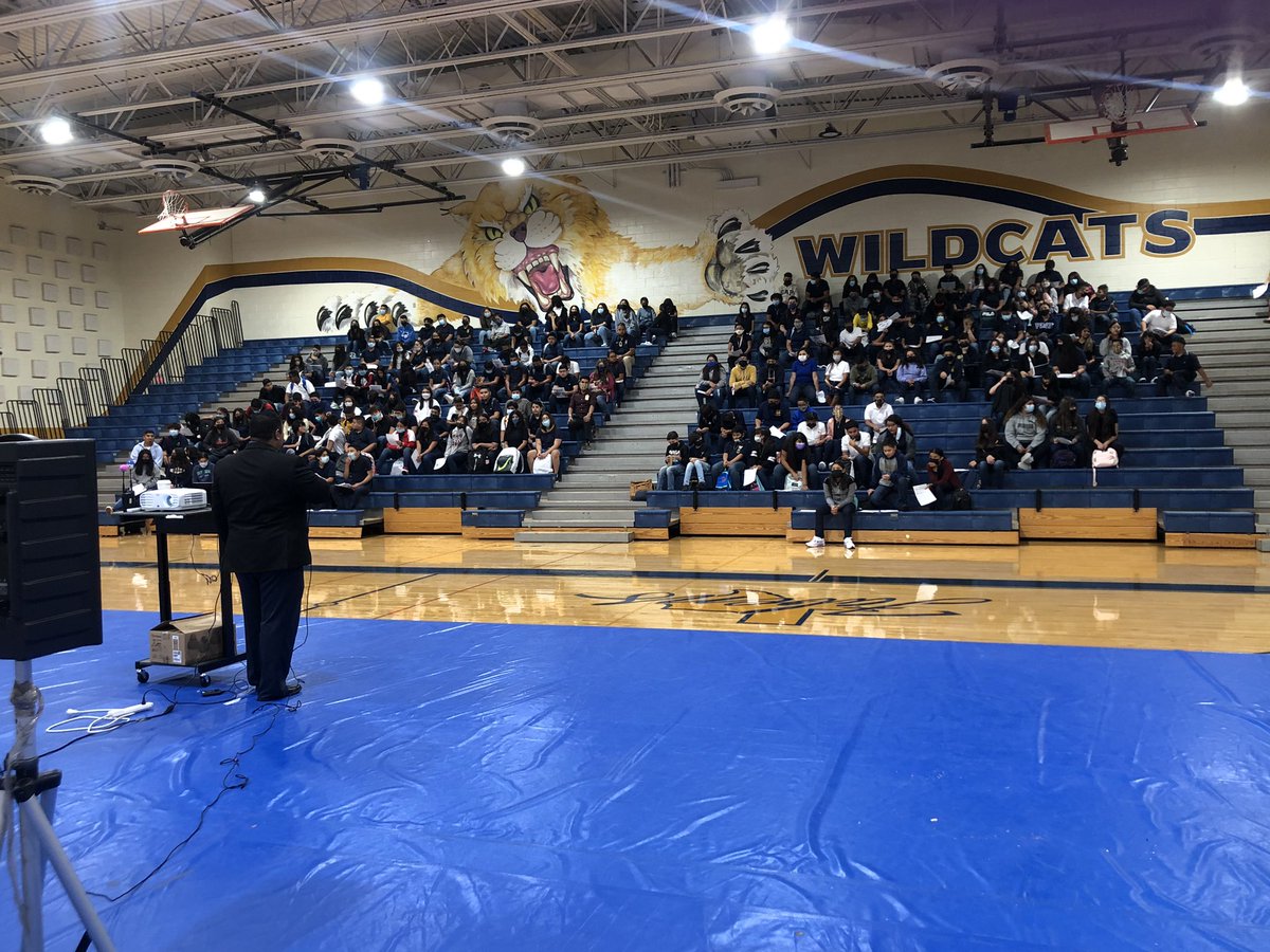 Enjoyed seeing My @Fabens_Middle Wildcats in our class meetings today! 💙 💛 #SettingExpectations #CatCreed  @MMontes_FMS @VamosVijil @MGonzal79927 @FISD_Wildcats