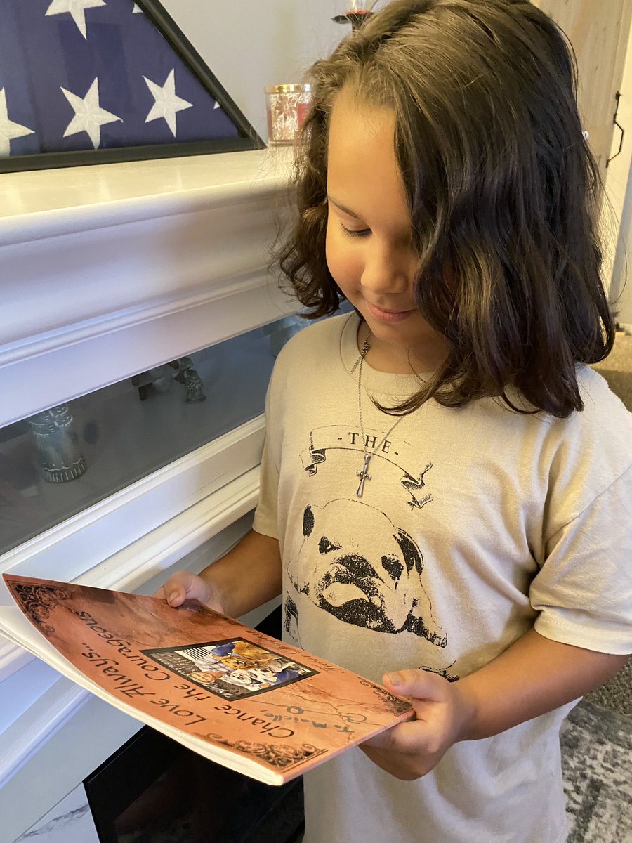 Cricket73677402's tweet photo. My daughter in awe of @TrevDon ‘s autographed book…..Love Always…Chance the Courageous! Thank you so very much for your kindness Trevor. The message behind this book is inspirational and Maielle loved it!❤️
 #Bethekindkid 
#endDM @CK9store https://t.co/6Xr4jEnZp7