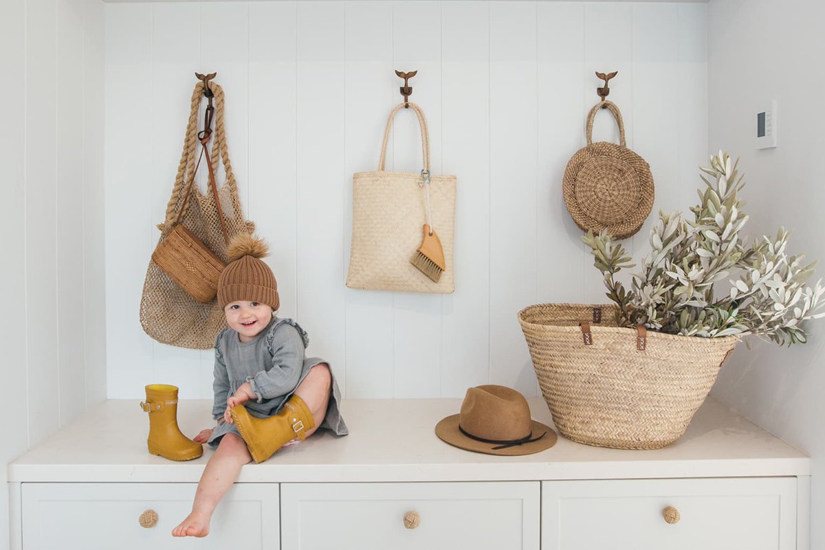 🔹 12 Incredibly Functional Entry Rooms and How to Organize One for Your Family.

🔹 Tags: #DecorIdeas #DecorInspiration #DecorTrends #EntryMirror #EntryRooms #EntryTiles #Entryway #EntrywayBenches #EntrywayIdeas #EntrywayLighting #EntrywaySeating

bit.ly/2VfzgSR