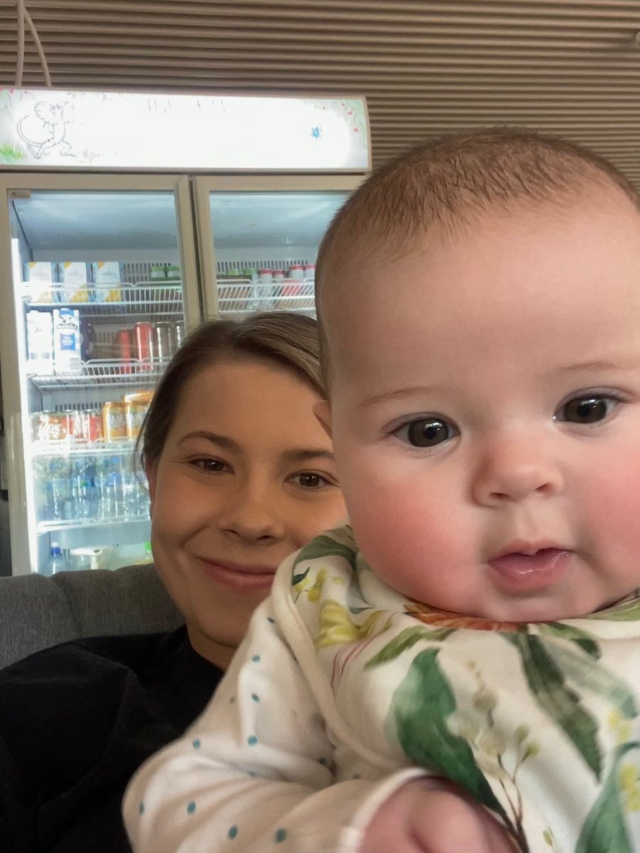 BindiIrwin's tweet photo. This girl … loves a selfie 🥰 https://t.co/fxHGWyKelp