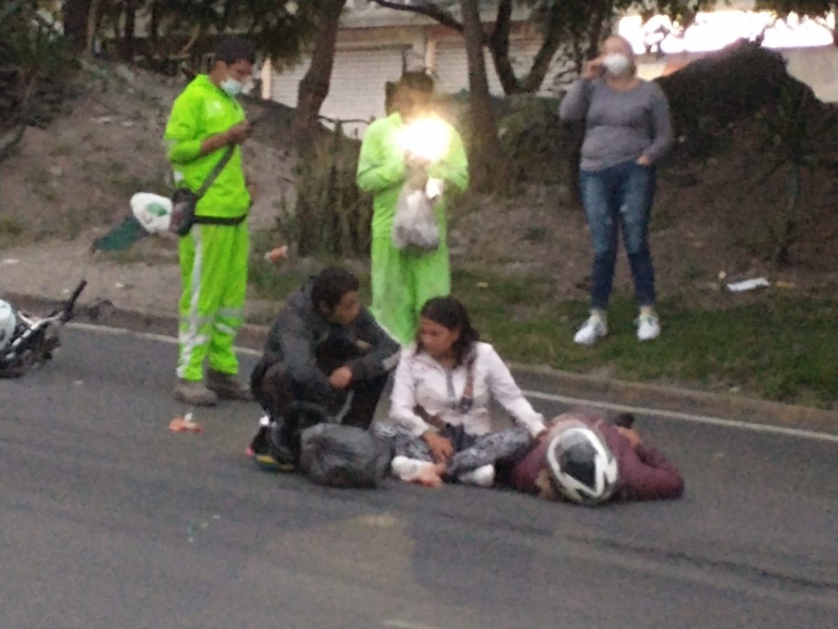 sabinacortes's tweet photo. Cuántos accidentes más para que se tome acción acerca de la falla geológica que existe en eje 5 Sur a la Altura de Paraje Zacatepec, hay un promedio de 5 accidentes semanales @CNPC_MX @Alc_Iztapalapa  @SGIRPC_CDMX @PZacatepec https://t.co/k8gjA8a7PI