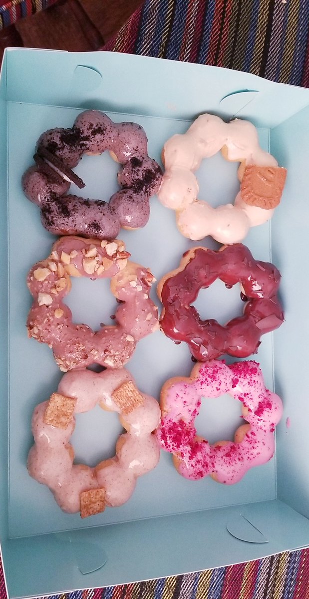 revelupmyheart's tweet photo. Apologies if I tagged those donuts pastries incorrectly..I couldn't help myself and bought them all 😳🤤 https://t.co/Gd4nhtC0WZ