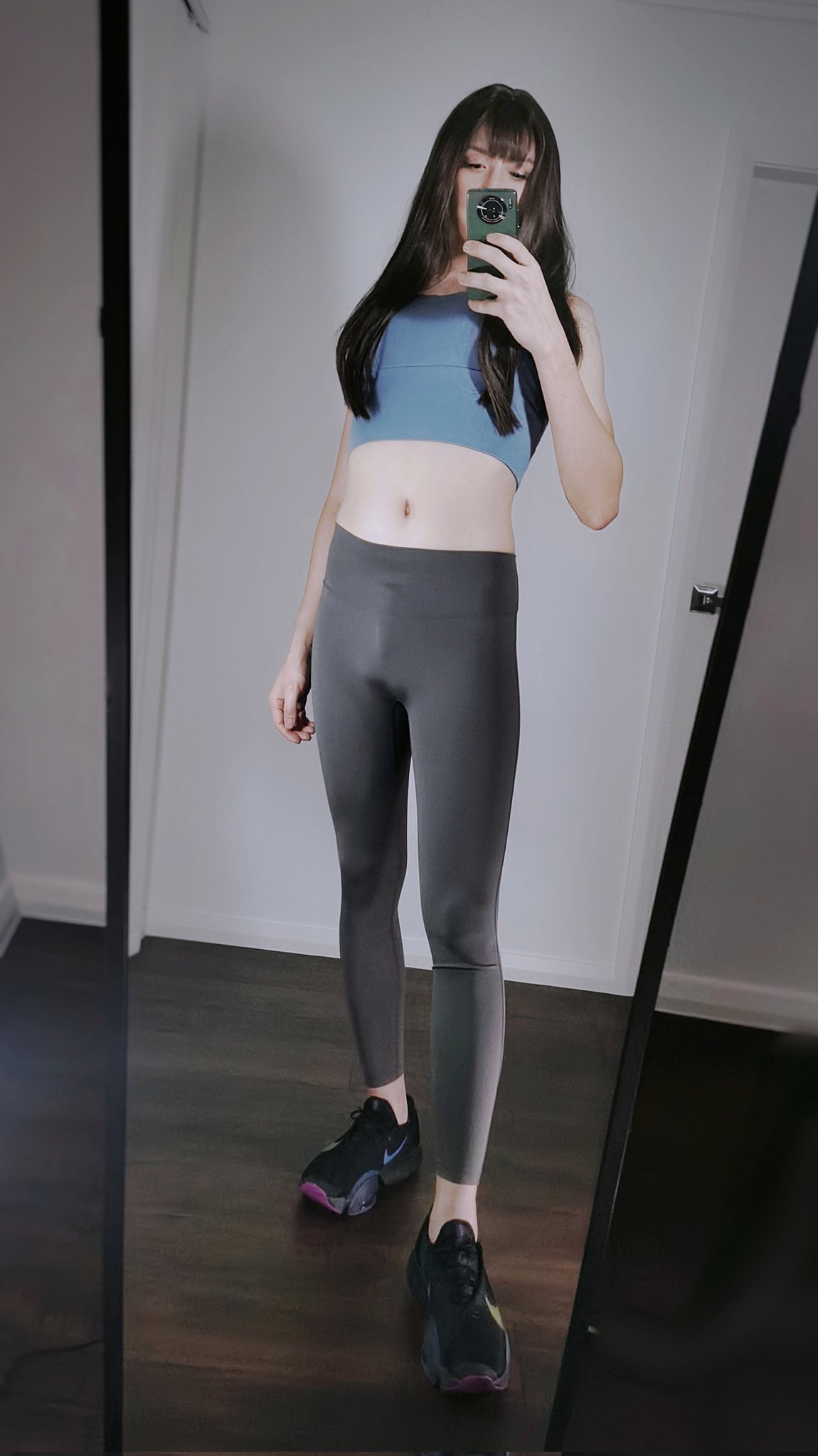 crossdress bulge  / X