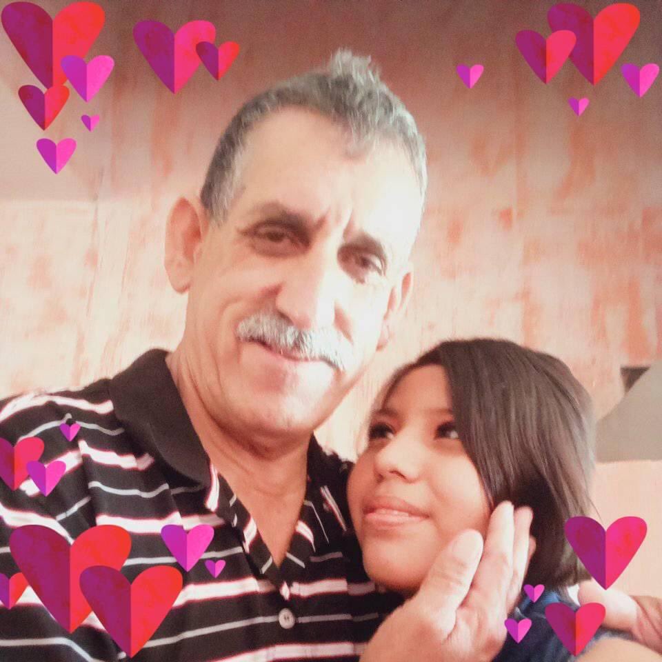 YadhielE's tweet photo. Acabo de enterarme que una niña la cual conocía desde más pequeña ya que siempre han tenido necesidad económica y mi familia les ha apoyado, está saliendo con señor de aprox 75 años, ella apenas tiene 12 @DIF_NMX @nuevoleon por favor pido su atención para tomar medidas pertinente https://t.co/bt1zWlavfd