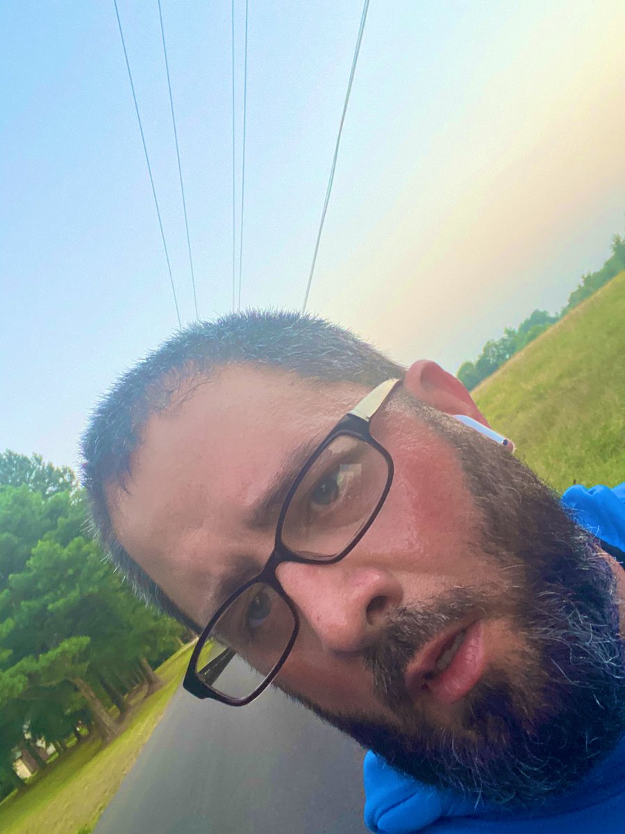 micjcole's tweet photo. Another day down. Full 5k tonight. Not a great time but got it done. The streak is still alive. @mrsgregory03 no night run for me tonight. Bed before 10. Back to school routine is in full effect. #motivated #accountable #runlikeapirate https://t.co/4Oe0lHo2lv